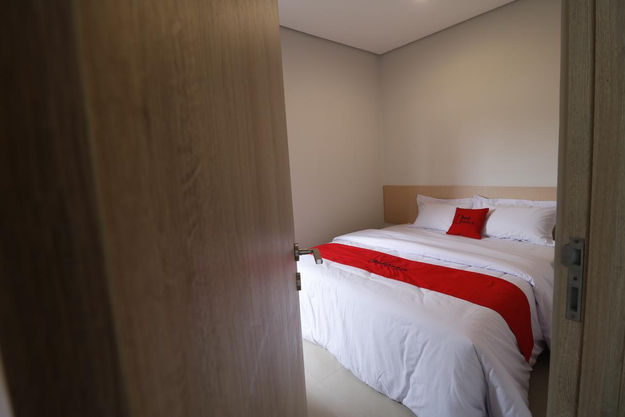 Reddoorz Plus Near Mall Pondok Indah Jakarta Exterior foto