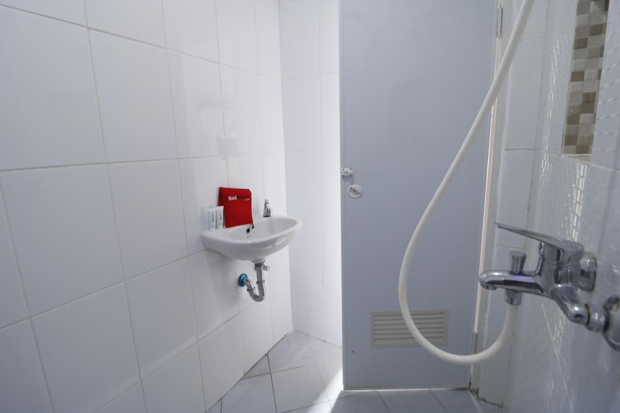 Reddoorz Plus Near Mall Pondok Indah Jakarta Exterior foto