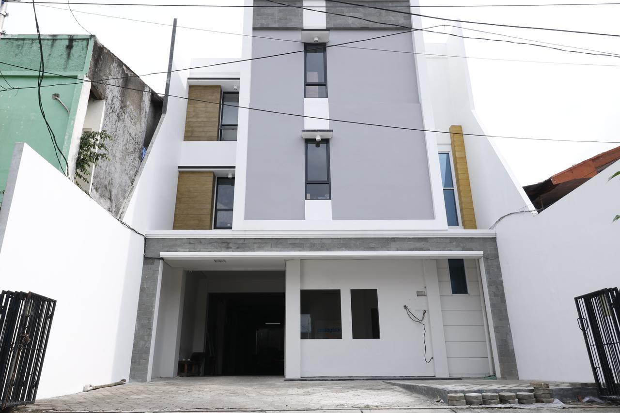 Reddoorz Plus Near Mall Pondok Indah Jakarta Exterior foto